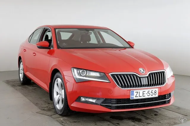 Skoda Superb 1,6 TDI Ambition * Webasto / Tutka * - Autohuum Image 6