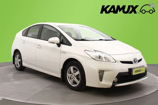 Toyota Prius Active / Suomi-auto / Vakkari / Navigointi / Pe Image 1