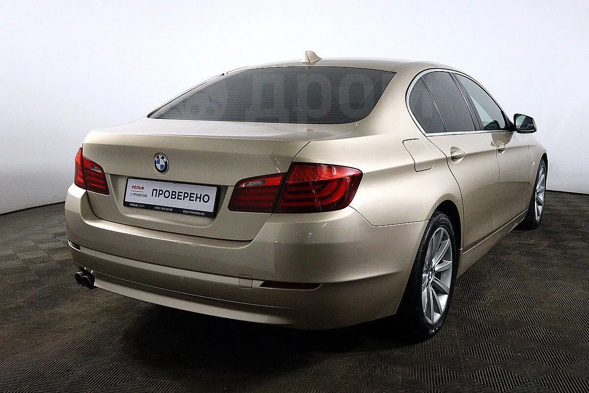 BMW 5-Series Image 5